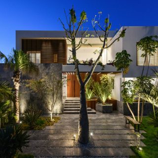 Hacienda White North Coast Palm Hills