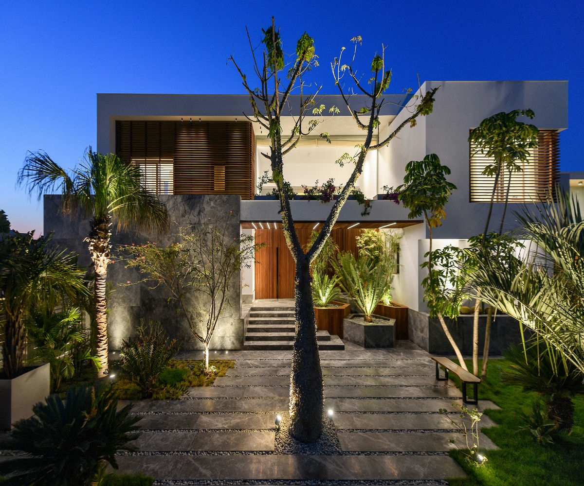 Hacienda White North Coast Palm Hills