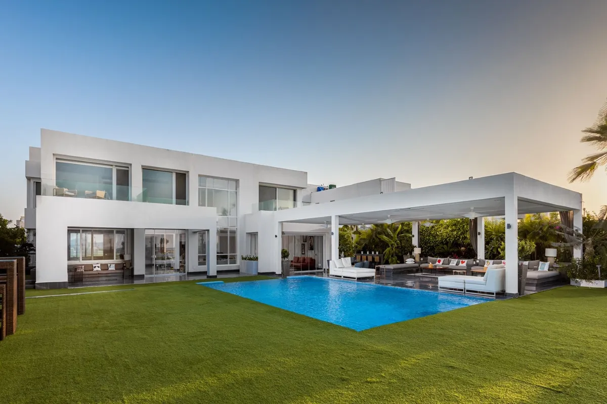 Hacienda White North Coast Palm Hills