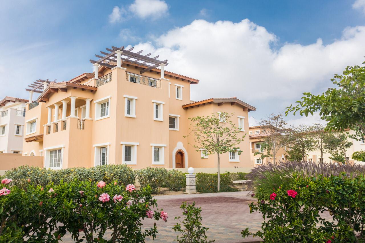 عرض متميز شقة 372 متر للبيع في كمبوند هايد بارك بموقع مميز