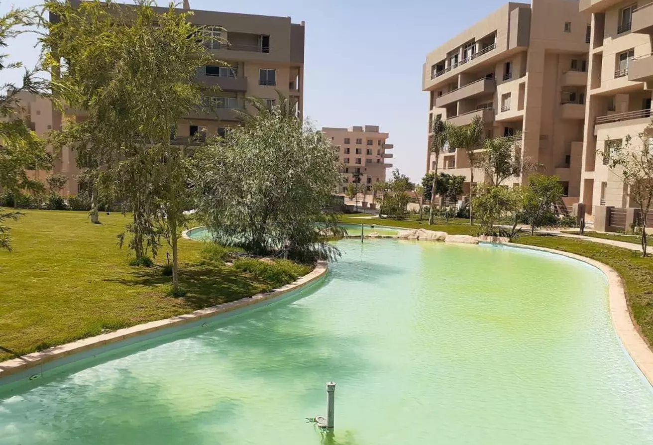 منازل مزدوجة للبيع في ذا سكوير التجمع 300 متر