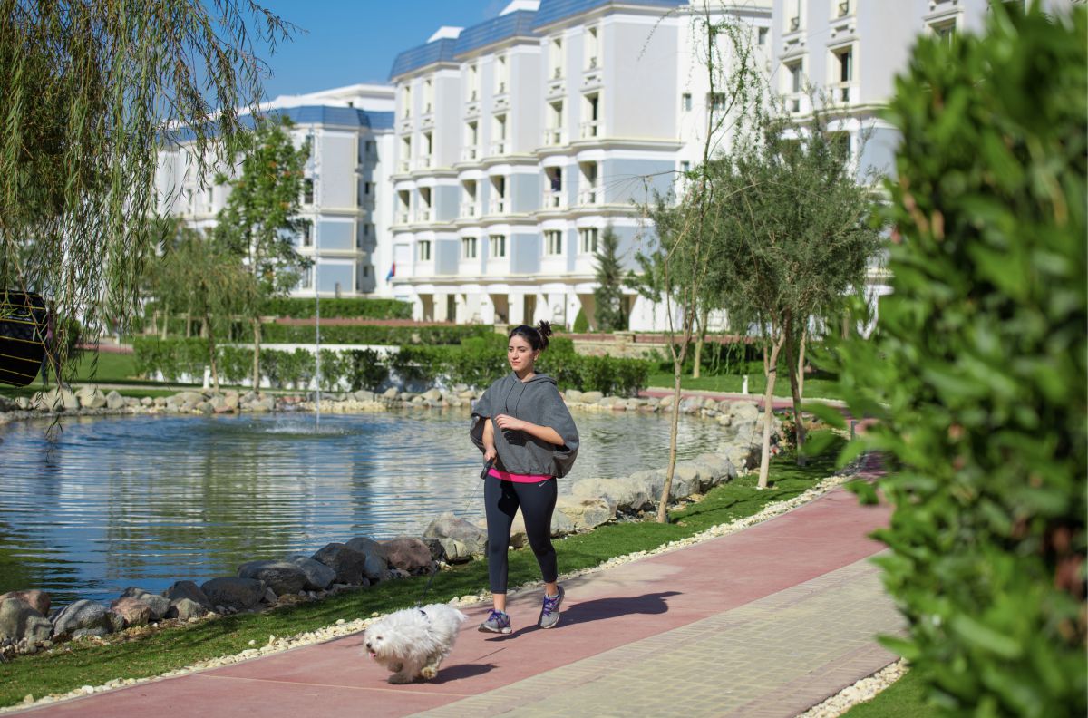 شقة لقطة للبيع 200م في Mountain View Hyde Park بسعر خيالي