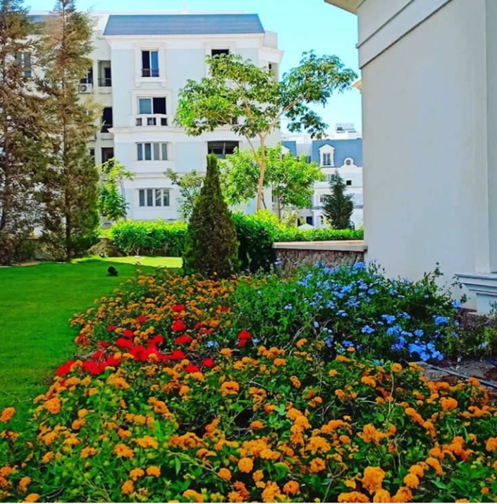 شقة لقطة للبيع 200م في Mountain View Hyde Park بسعر خيالي