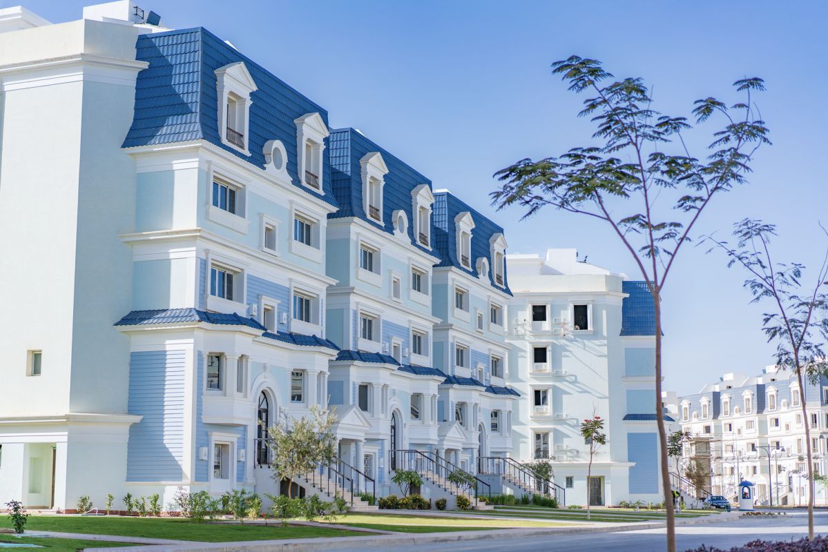 شقة لقطة للبيع 200م في Mountain View Hyde Park بسعر خيالي