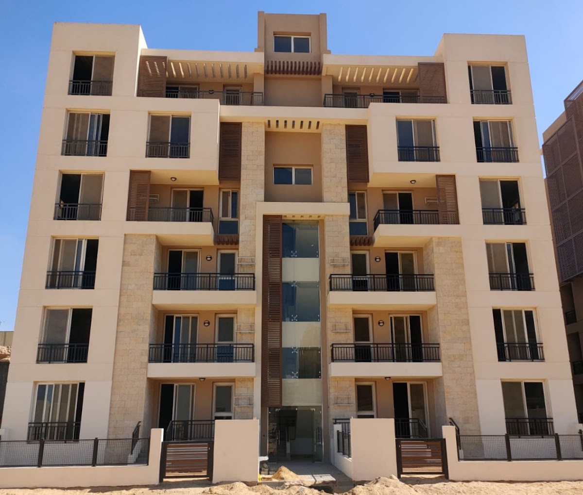 فرصة عظيمة فيلا 300م مع اقساط على 120 شهر فى مشروع شاليا القاهرة الجديدة