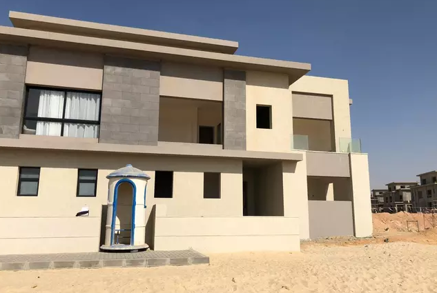 بسعر مغري بنتهاوس 272م بمشروع سوان ليك حسن علام فيو رائع