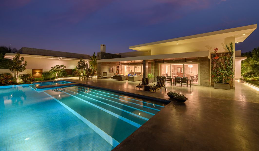 115m Apartment for sale in a very unique location within Pyramids Hills