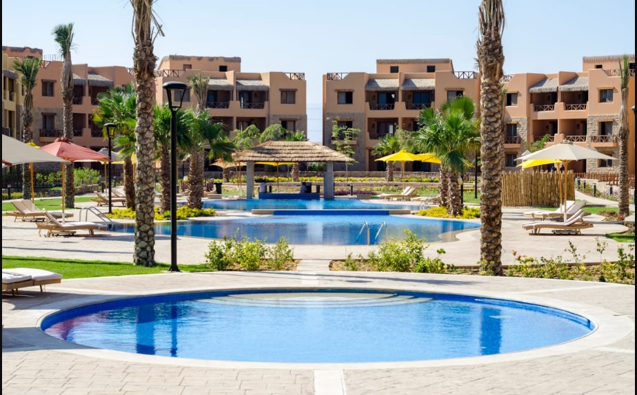 شاليهات للبيع 3 غرف نوم في ماونتن فيو السخنة 160 متر