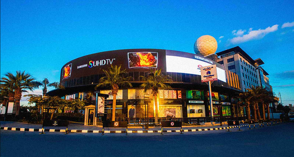 بمساحة 60 متر محلات للبيع في مول القطامية التجمع الخامس