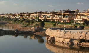 شاليهات للبيع في قرية العين باي السخنة