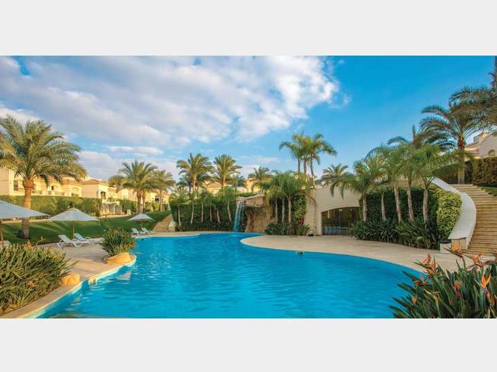 أحصل على شاليه في لافيستا راي العين السخنة بمساحة 100 متر