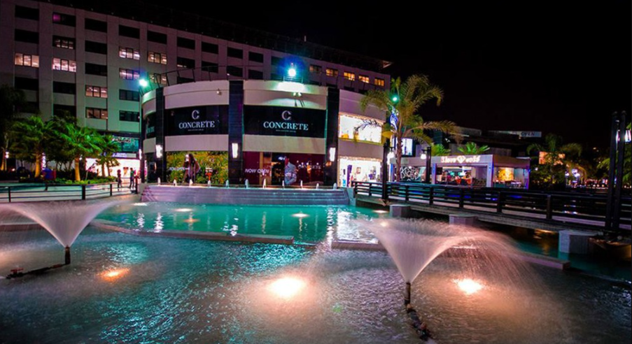 بمساحة 60 متر محلات للبيع في مول القطامية التجمع الخامس