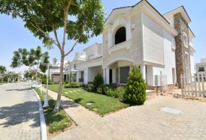 فيلا لقطة للبيع 350م في مشروع ماونتن فيو 2 بسعر خيالي