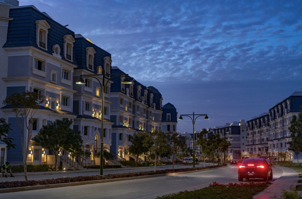 اميز توين هاوس للبيع بماونتن فيو هايد بارك بمساحة 474 متر