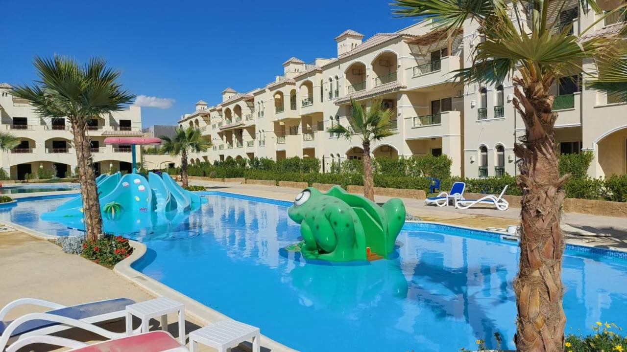 قرية لاسيرينا بالم بيتش العين السخنة – Lasirena Palm Beach Resort