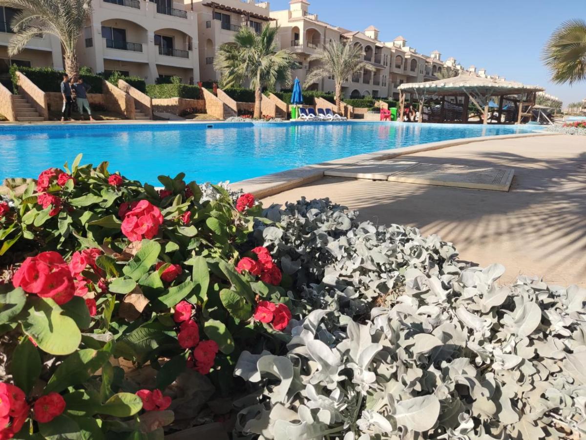 قرية لاسيرينا بالم بيتش العين السخنة – Lasirena Palm Beach Resort