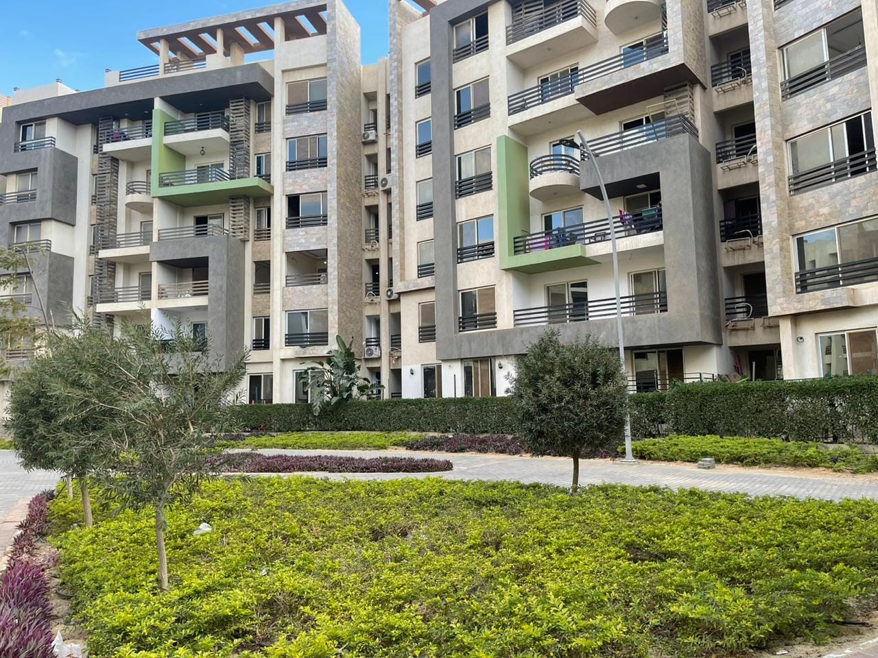 كمبوند لاكولينا الشيخ زايد كابيتال هيلز – La Colina Sheikh Zayed Compound