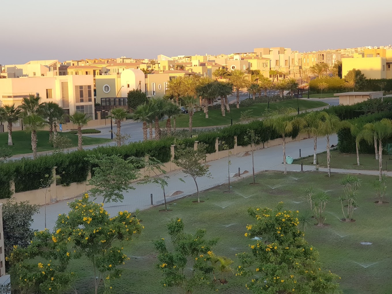 كمبوند لاكازا الشيخ زايد بيوند هولدنج – La Casa Compound Sheikh Zayed