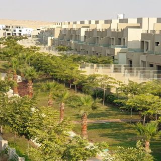 أحصل على شقة في بالم هيلز قطامية 2 بمساحة 160 متر