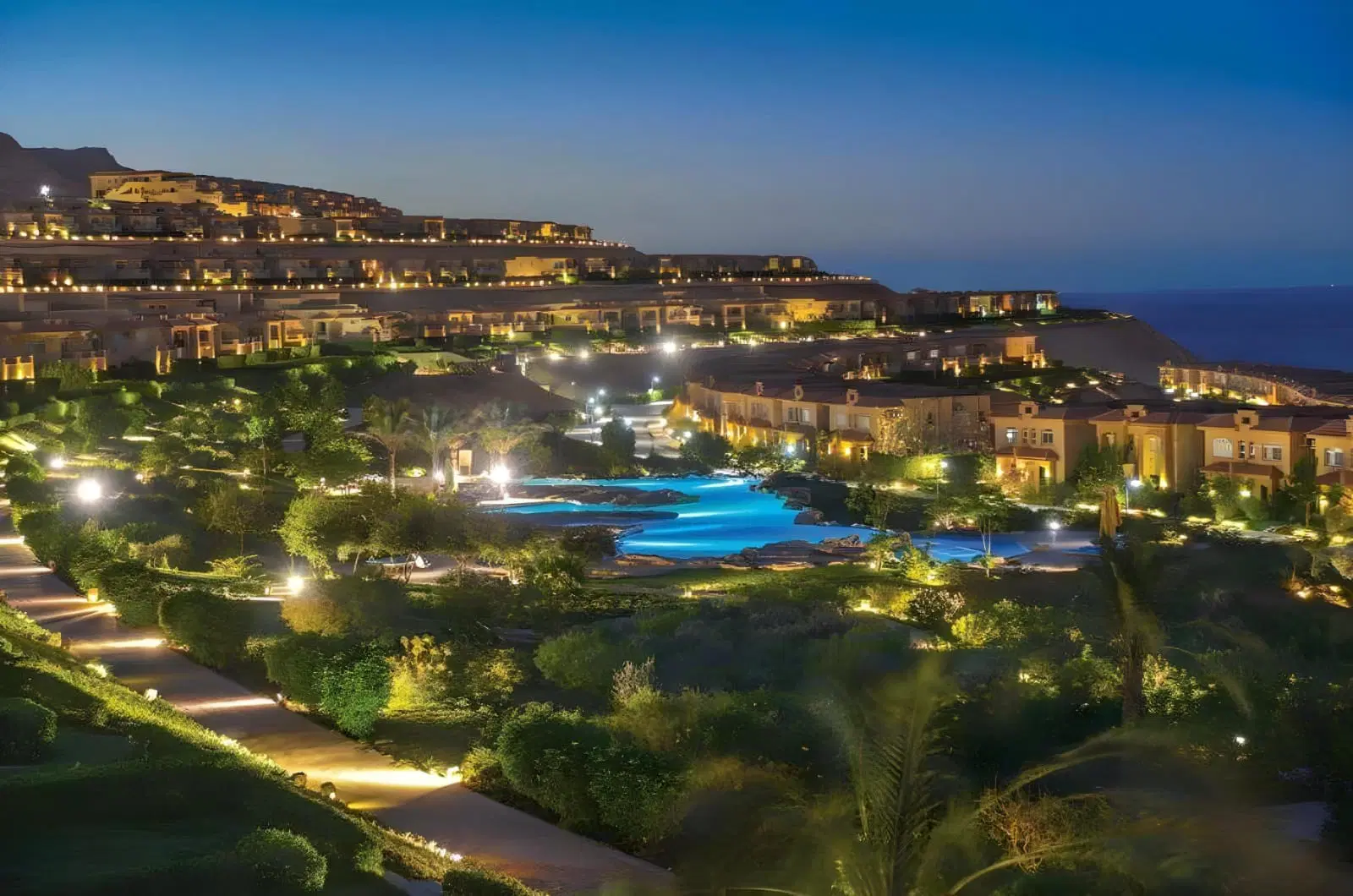 ارخص شاليه 120م للبيع فى منتجع تلال شورز العين السخنة