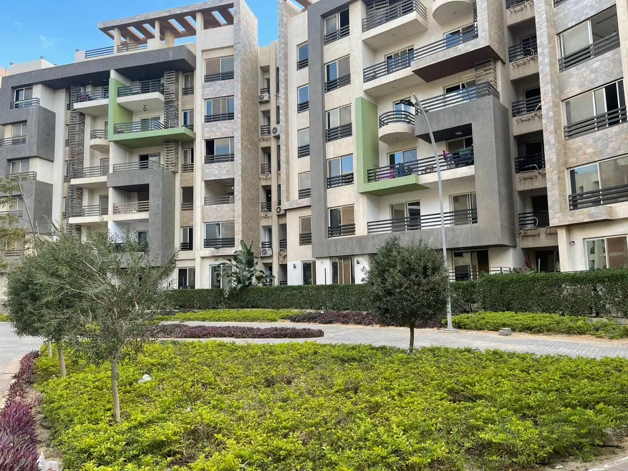 في كمبوند لا كولينا الشيخ زايد كابيتال هيلز شقة للبيع
