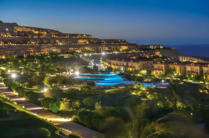 شاليه للبيع 130م في قرية تلال شورز السخنة بسعر خيالي