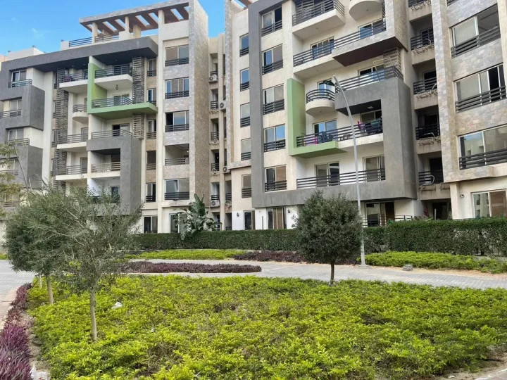 لمحبى الرقي شقة للبيع في لا كولينا الشيخ زايد بمساحة 140 متر