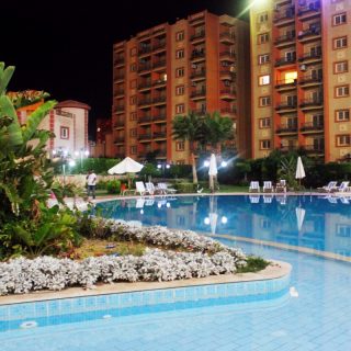 امتلك شاليه في قرية مرسيليا لاند الساحل الشمالي بمساحة 100 متر