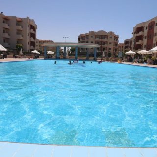 امتلك شاليه في قرية مرسيليا لاند الساحل الشمالي بمساحة 100 متر