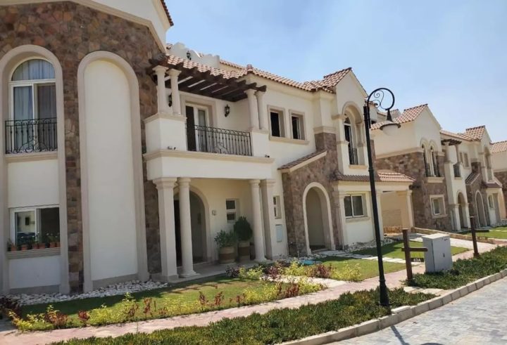 اشتري تاون هاوس بمساحة 265 متر في كمبوند ديفينا جاردنز