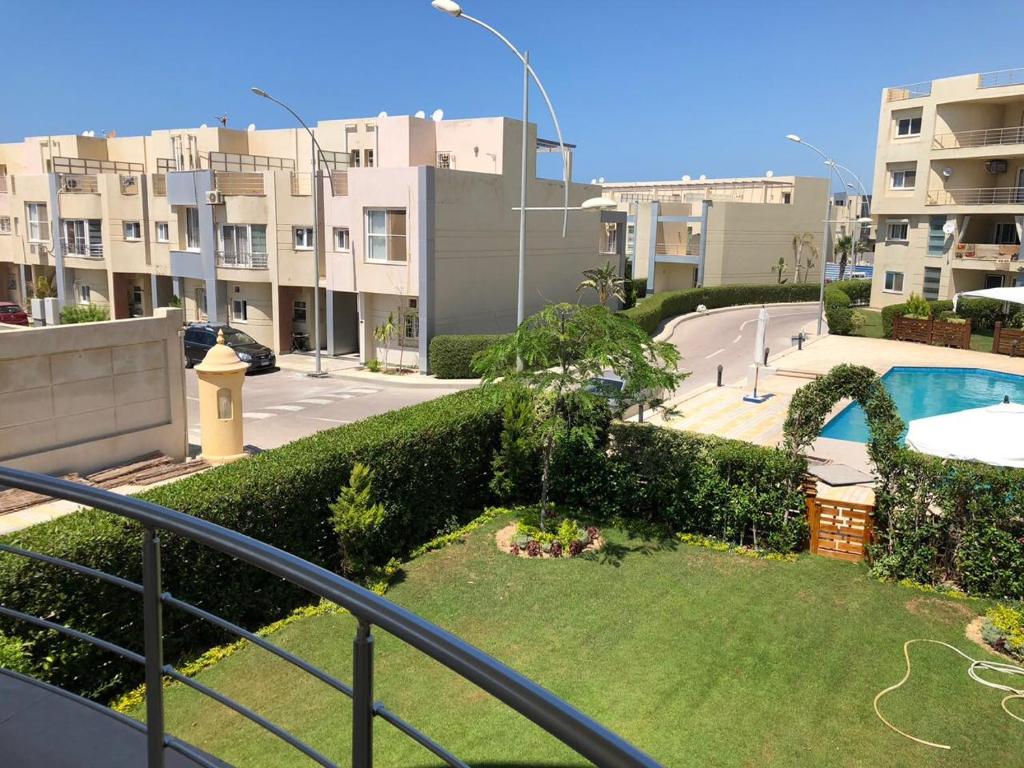 Buy a twinhouse with an area of 305 meters in Sedra North Coast