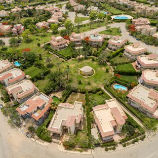 شقة رائعة 137م للبيع في موقع مميز جدا داخل مدينة نور هشام طلعت العاصمة