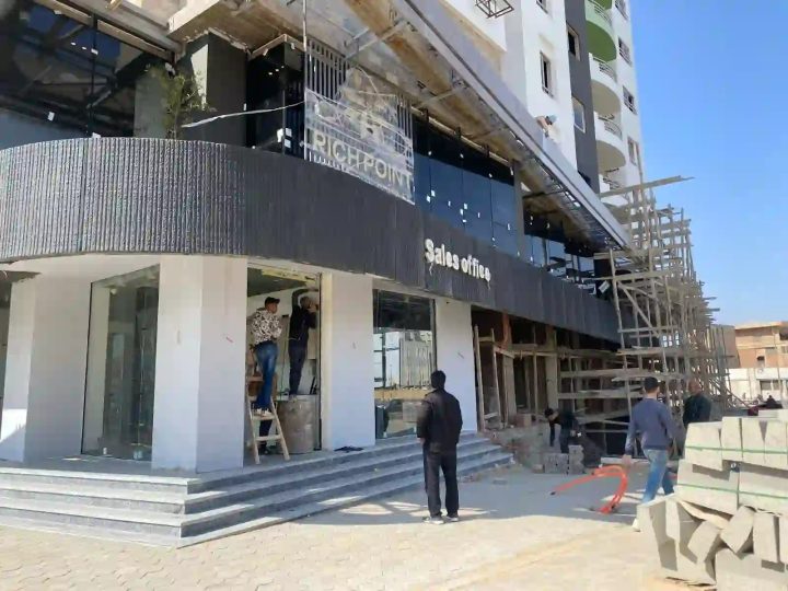 بتشطيب سوبر لوكس احصل علي محلك بمساحة 53 متر في ريتش بوينت مول النزهة الجديدة