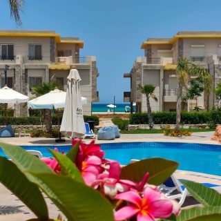 للبيع بقرية كورنادو الساحل الشمالي شاليه بمساحة 135 متر بسعر لقطه جداا