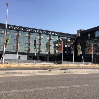 محل للبيع 65م في تاون سنتر الشروق بتسهيلات فى السداد