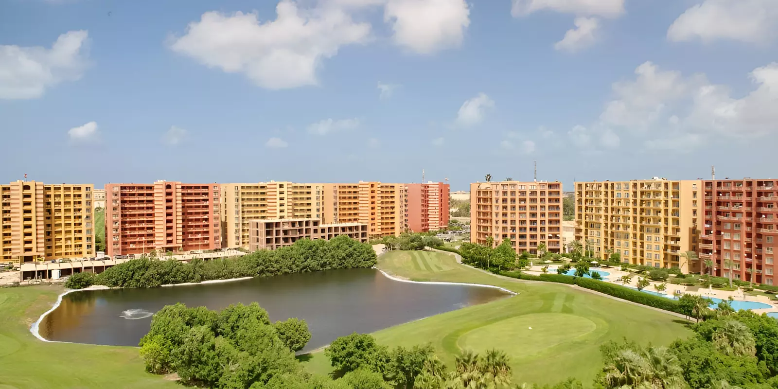 قرية بورتو مارينا جولف الساحل الشمالي عامر جروب – Golf Porto Marina North Coast Village