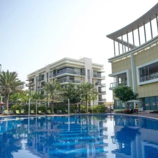 دوبلكس مميزة بمساحات متنوعة في كمبوند وان 16 سارع بالحجز