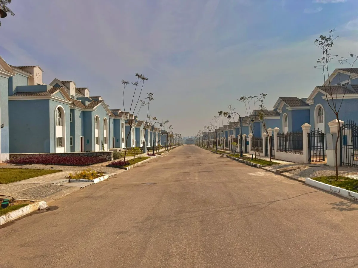 بفيو أكثر من رائع فيلات كمبوند هليوبوليس هيلز للبيع انتهز الفرصة