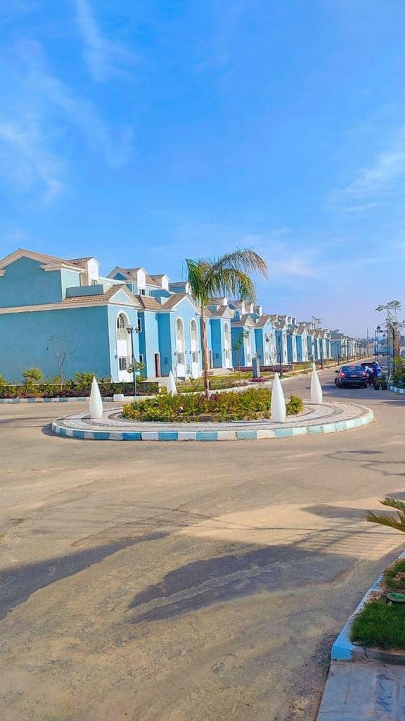 بفيو أكثر من رائع فيلات كمبوند هليوبوليس هيلز للبيع انتهز الفرصة