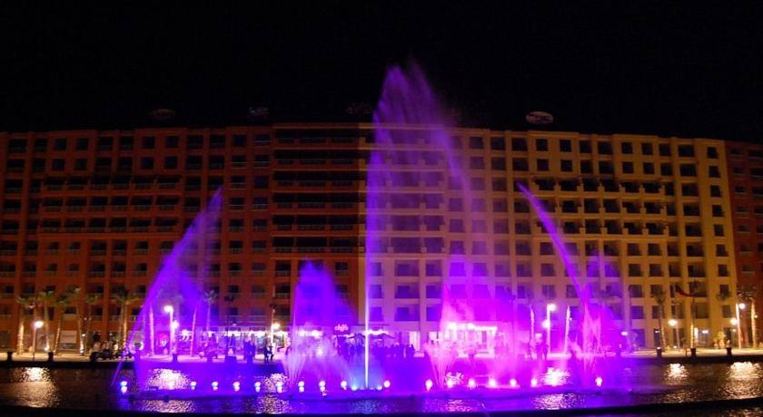 بسعر مغري شقة 220م بقرية بورتو مارينا جولف فيو رائع