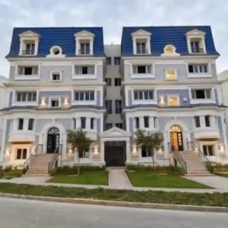 فيلا كمبوند لوريف التجمع الخامس بمساحات كبيره تبدأ من 500 متر