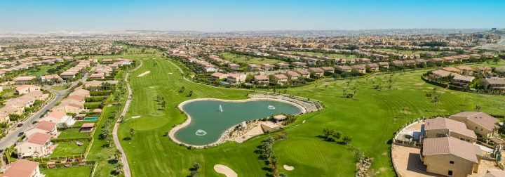 فيلا للبيع بمدينة الشروق في كمبوند ماي فير 350 متراً