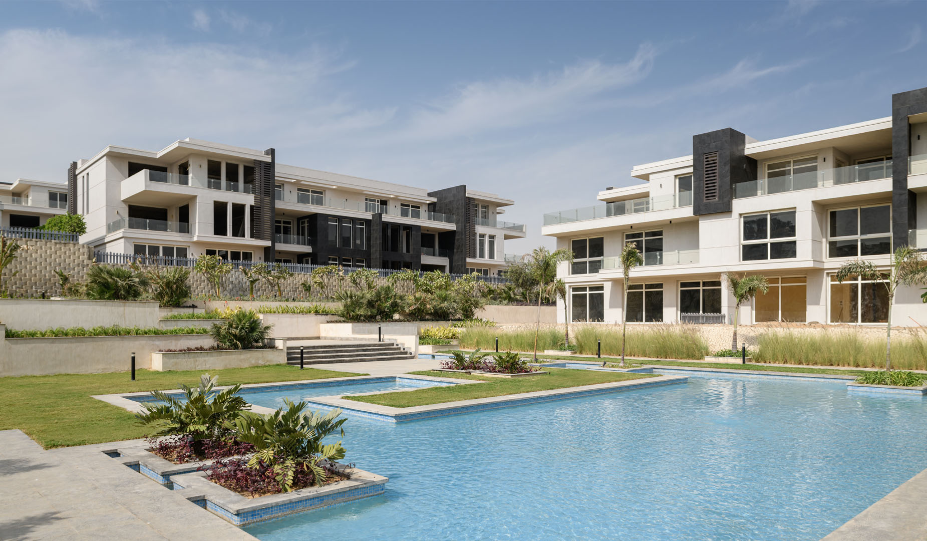 بأسعار مميزة شقق كمبوند ويست هيلز للبيع تشطيب كامل