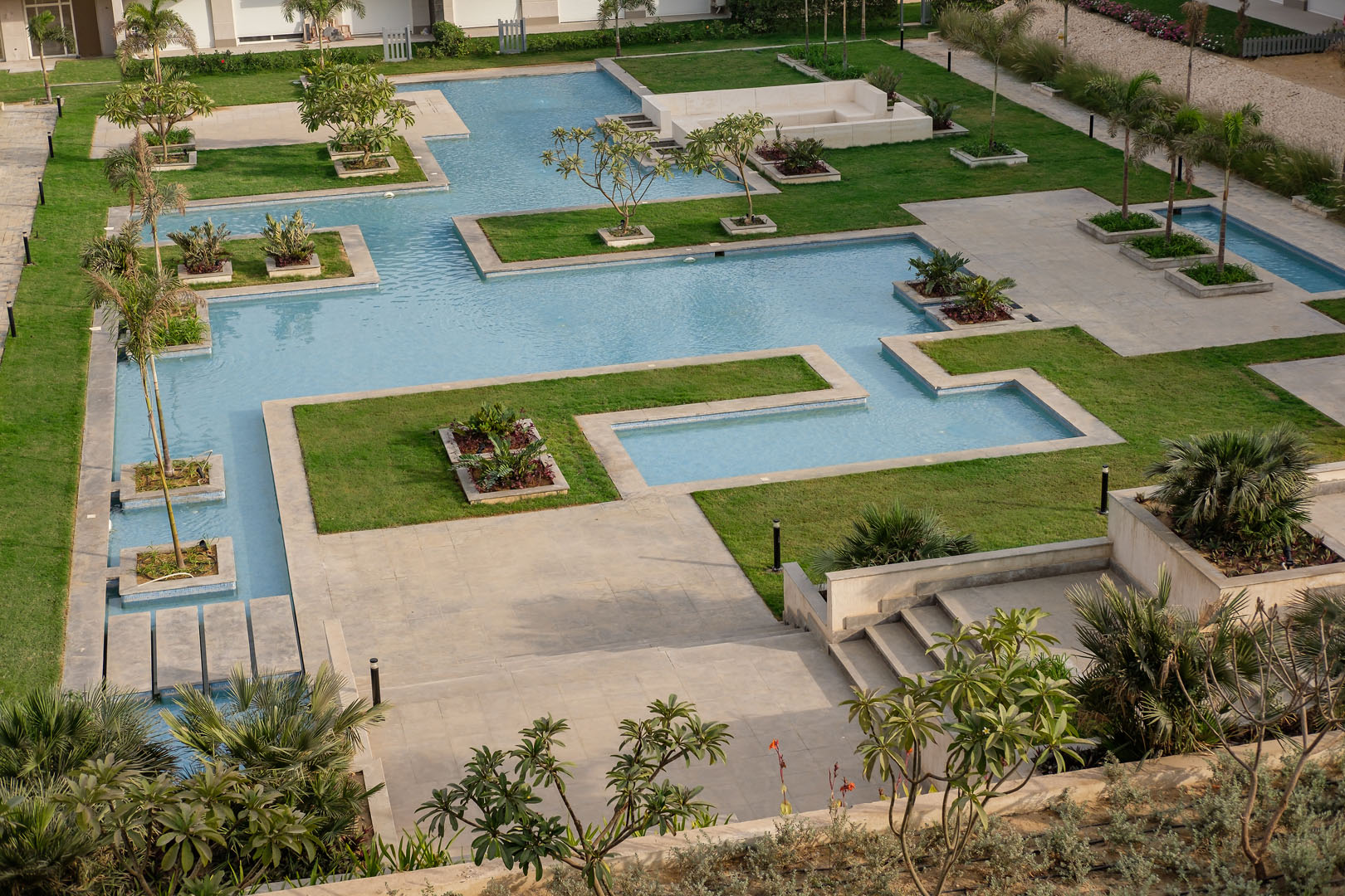 بأسعار مميزة شقق كمبوند ويست هيلز للبيع تشطيب كامل